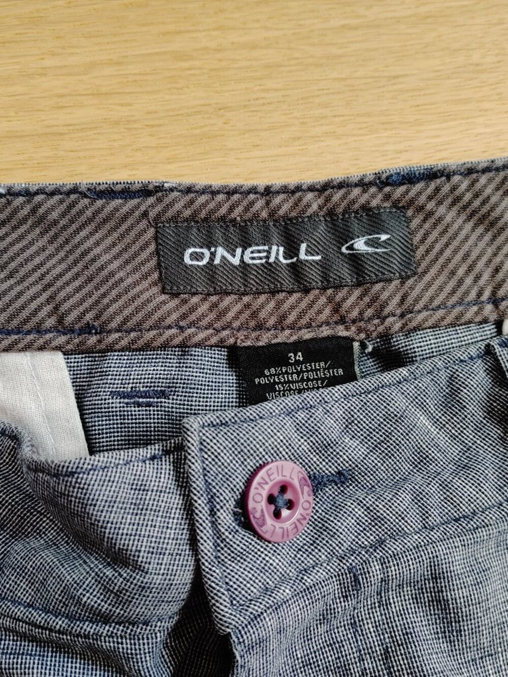 O’Neill Shorts – Men’s Size 34 – Casual / Surf Style